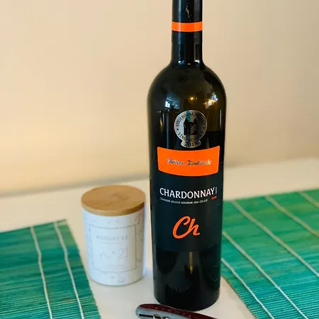 Klara. Center. Free Parking * Lipótszentmiklós