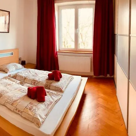 Klara. Center. Free Parking Apartment